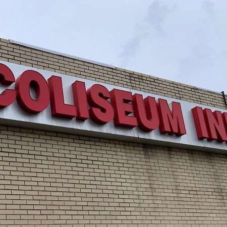 Coliseum Inn & Suites - Garden City Long Island East Meadow Exterior photo