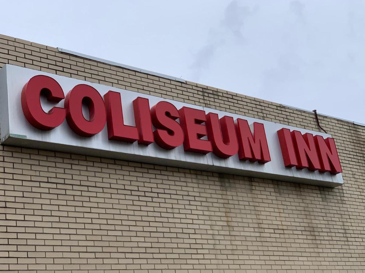 Coliseum Inn & Suites - Garden City Long Island East Meadow Exterior photo